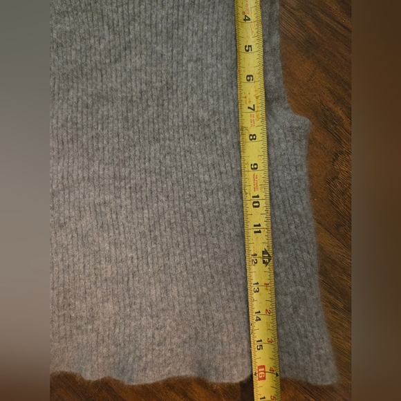 House Of Harlow Cashmere Ribbed Mock Neck Gray Sleeveless Top - Picture 8 of 9